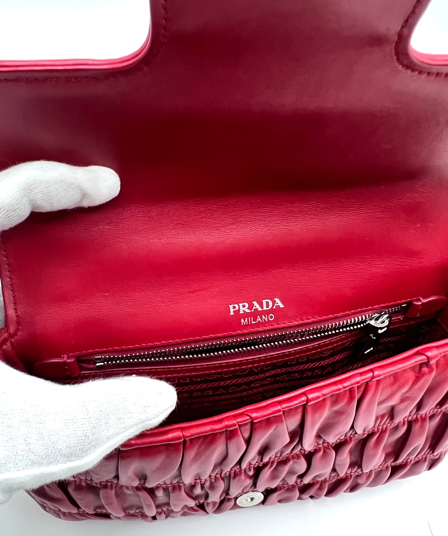 Prada Nappa Gaufre Red Flap Chain Bag  (🇵🇭P51,600)
