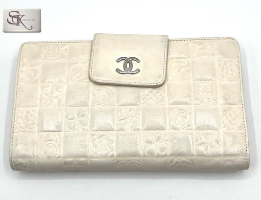 Chanel white Wallet 🇵🇭P9,200🇵🇭