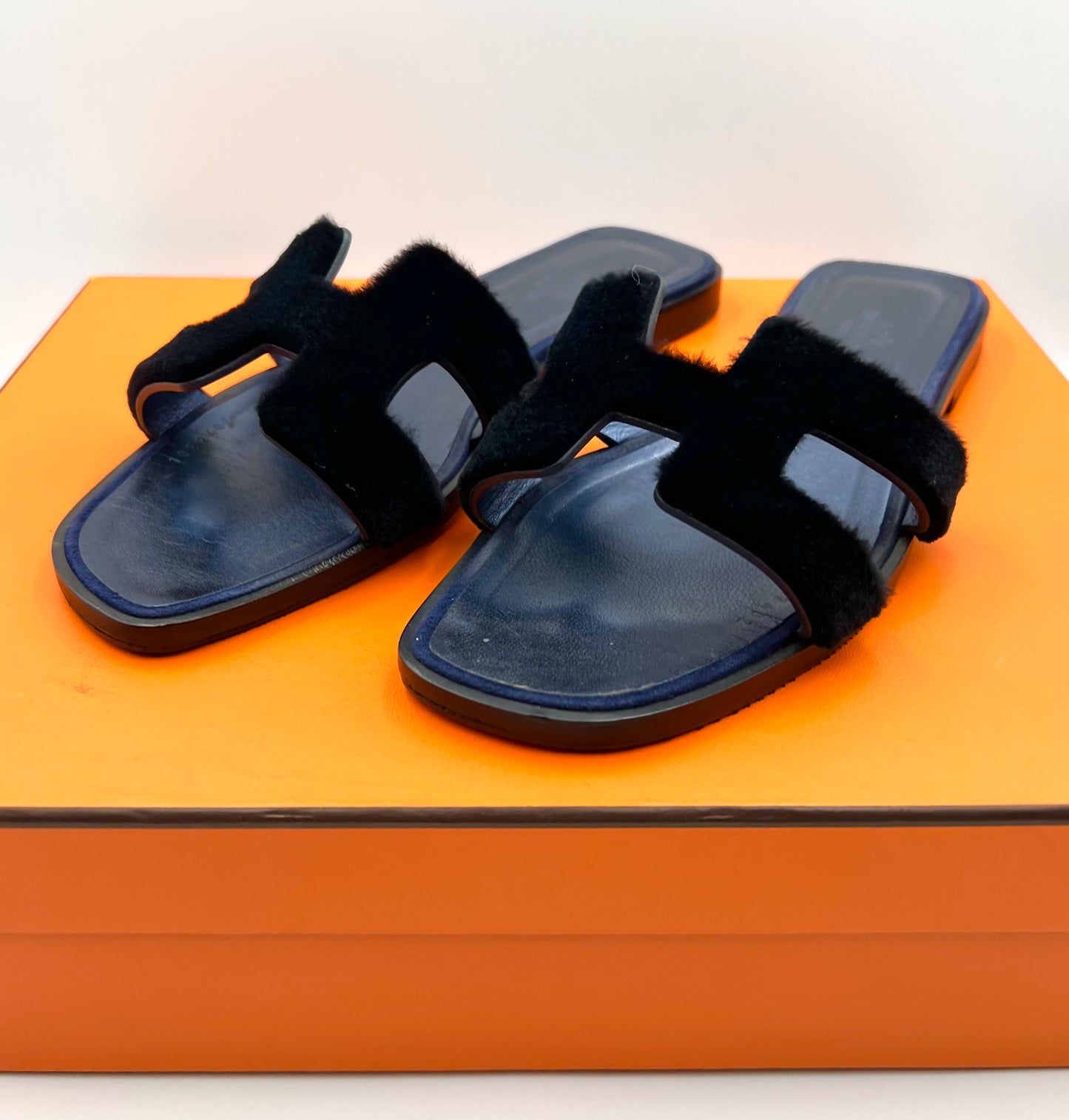 Hermes Oran Black Calf Hair Navy Sole Sandals Size 38    (🇵🇭P30,100)