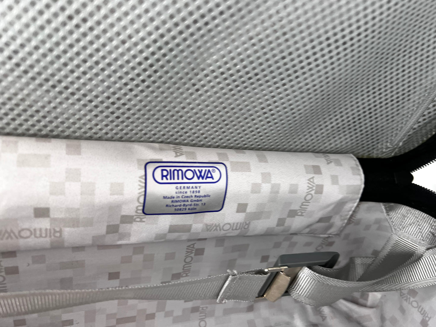 Rimowa Salsa Dark Brown Carry Suitcase 23L                  (🇵🇭P36,980)