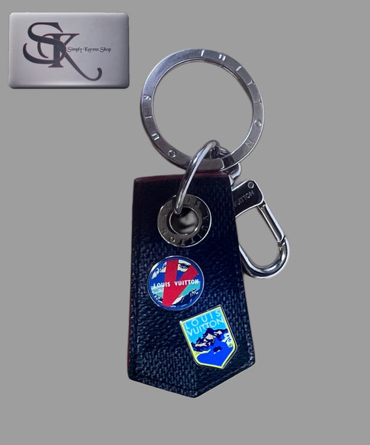 Lv Alpes Enchappes Bag charm and key holder     (🇵🇭P12040)